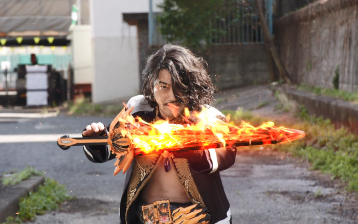 Kamen Rider Saber: Kiếm sĩ bất tử Falchion bá đạo thế nào? Ảnh 2