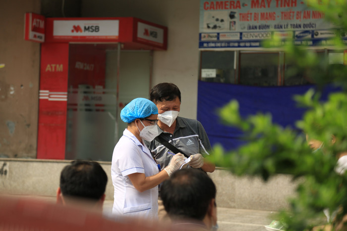 Cơ quan chức năng tích cực truy vết, triển khai các biện pháp phòng chống dịch bệnh.