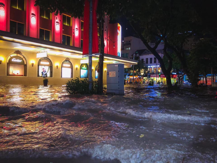 Khung cảnh 'mênh mông' nước khiến nhiều người bàng hoàng