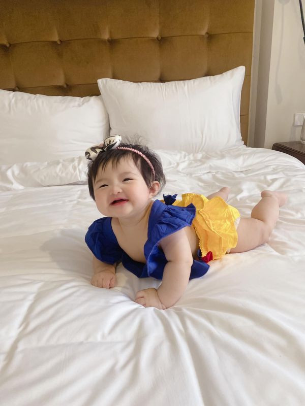 Winnie lúc nào cũng đáng yêu với nụ cười tươi rói cùng nhiều biểu cảm 'cưng xỉu'.