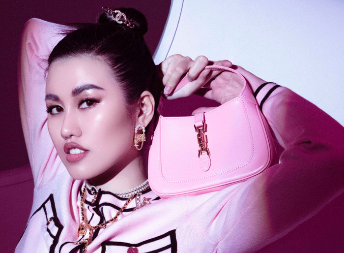 Dát hàng hiệu khắp người, Emily Hồng Nhung hóa quý cô nước Pháp kiêu sa Ảnh 11