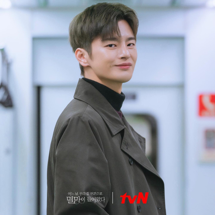 'Goblin' đã quay trở lại với phiên bản 'Doom At Your Service' của Park Bo Young? Ảnh 11