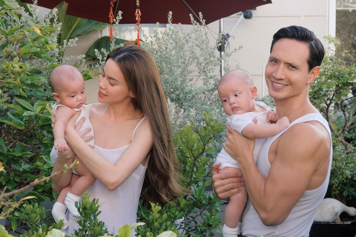 Cậu chàng rất thích hóng chuyện, thường ít khi nào chịu nằm im.