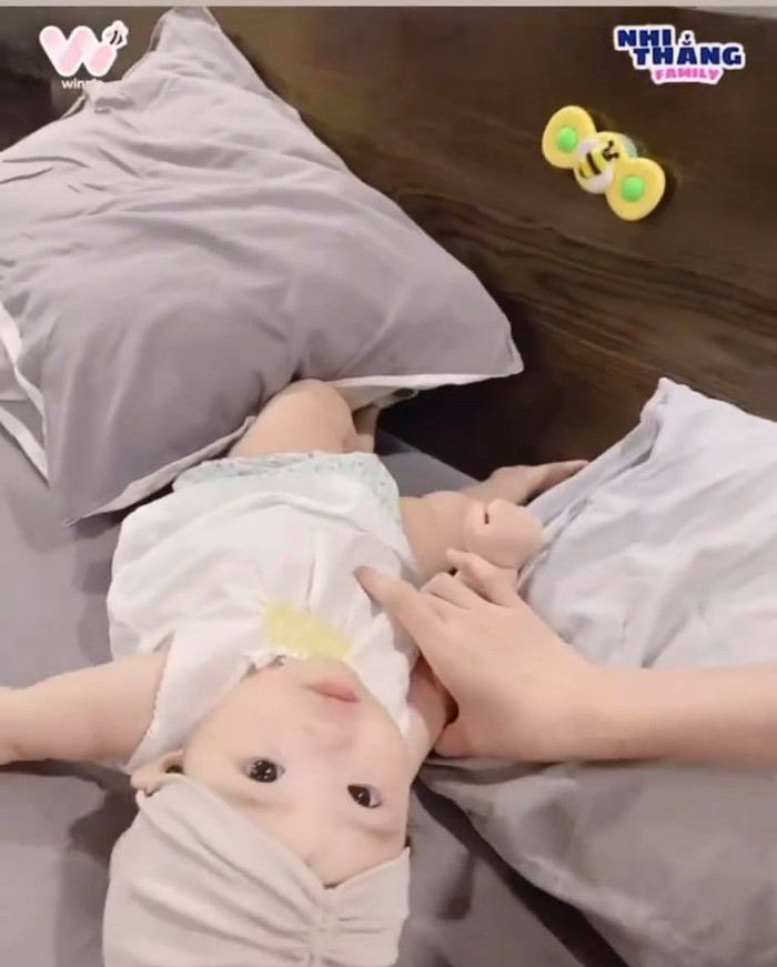 Bỗng lăn kềnh ra...