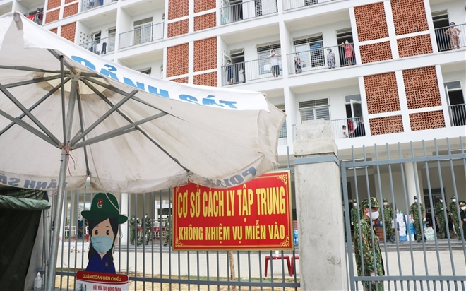 Nhân viên bar New Phương Đông tự ý bỏ sang phòng cách ly khác tụ tập mở nhạc ồn ào Ảnh 2