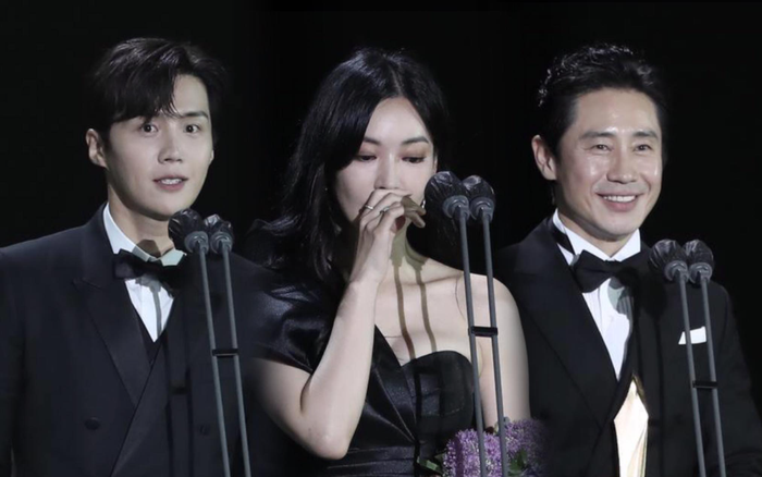 Xỉu ngang với kết quả 'Baeksang 2021': Kim So Yeon thắng lớn, Joong Ki - Soo Hyun, Jun Ki tay trắng ra về Ảnh 2