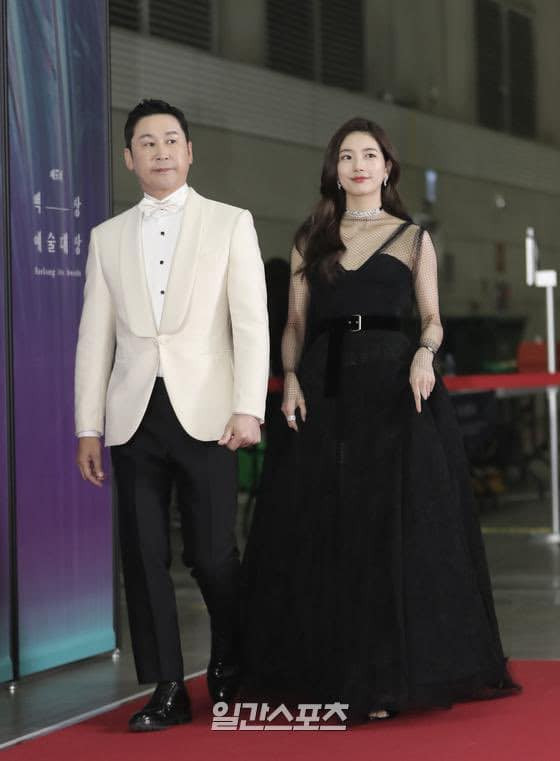 Nàng thơ Dior xứ sở kim chi tiếp tục được thương hiệu ưu ái cho diện trang phục Haute Couture của hãng để xuất hiện tại sự kiện trao giải lớn nhất nhì tại Hàn Quốc