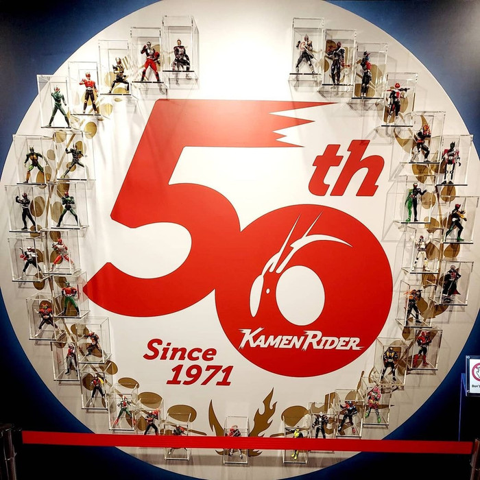 Đồ chơi vốn là doanh thu chính của dòng phim Tokusatsu.