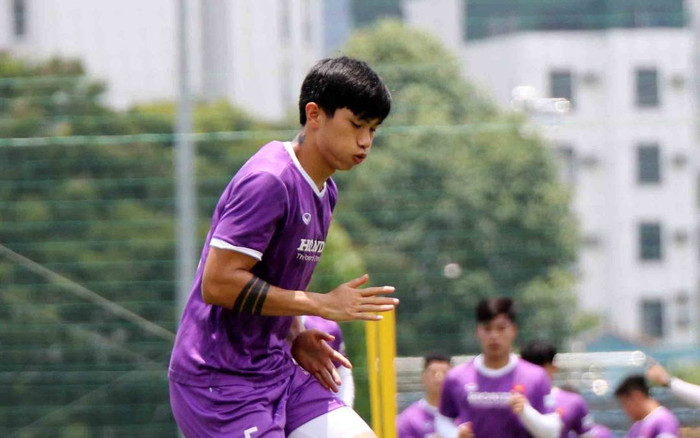 Đoàn Văn Hậu báo tin vui cho thầy Park Ảnh 2