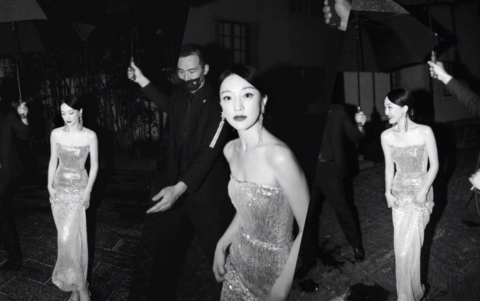 Châu Tấn đẹp chấn động khi diện váy sequin bó sát đi trong mưa đến sự kiện Ảnh 2