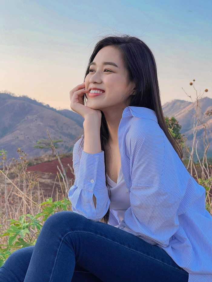 Có thể nói sự tươi tắn, trong trẻo chính là nét đặc trưng của mỹ nhân sinh năm 2001.