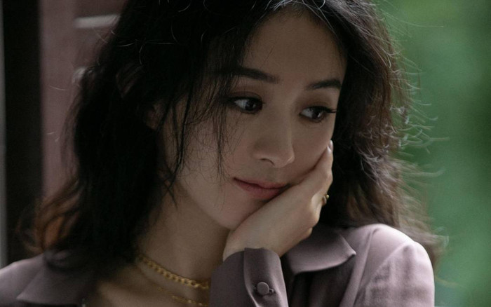 Sau ly hôn, Triệu Lệ Dĩnh tiều tụy đến mức héo hon như 'giá treo quần áo' Ảnh 2