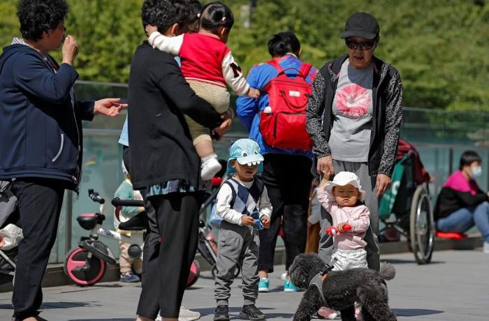 Những người anh em họ của Zhang sống vất vả khiến Zhang sợ kết hôn chứ chưa nói đến việc sinh con.