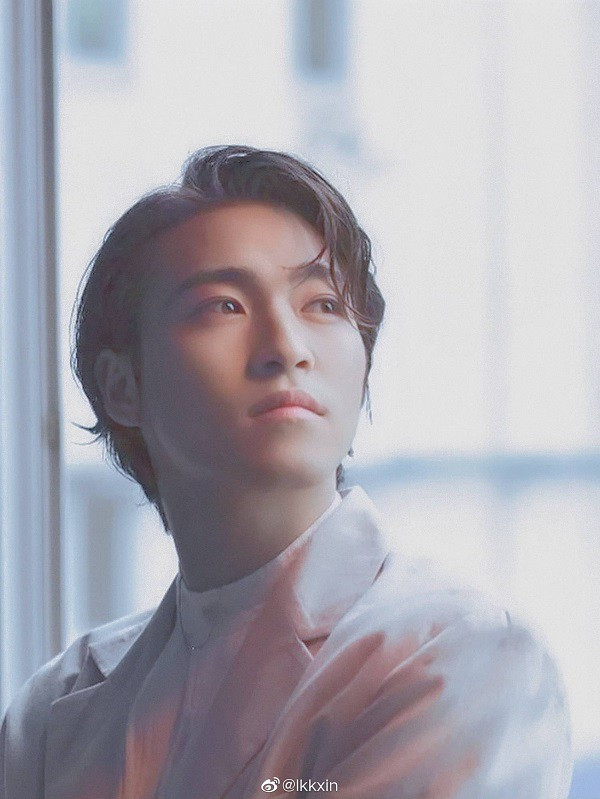 Bảng xếp hạng người mới nổi tiếng quyền lực của Sina: Em họ mỹ nam 'Vườn sao băng' đứng đầu thuyết phục Ảnh 4