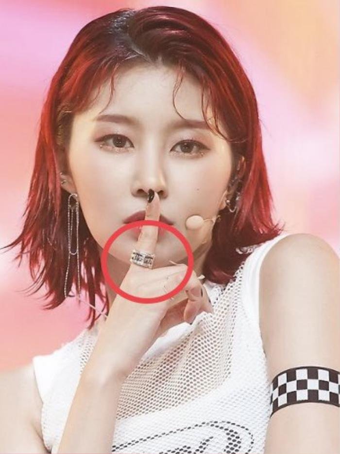 Hyebin (MOMOLAND) và Marco xác nhận hẹn hò Ảnh 4