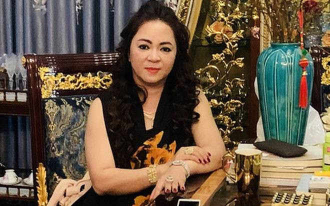 Clip hé lộ hình ảnh đời thường của bà Phương Hằng khác hẳn lúc livestream đấu tố gay gắt Ảnh 2