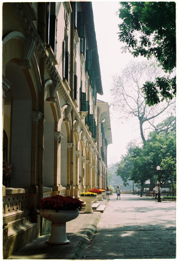 Khu nhà A vào một ngày nắng đẹp.