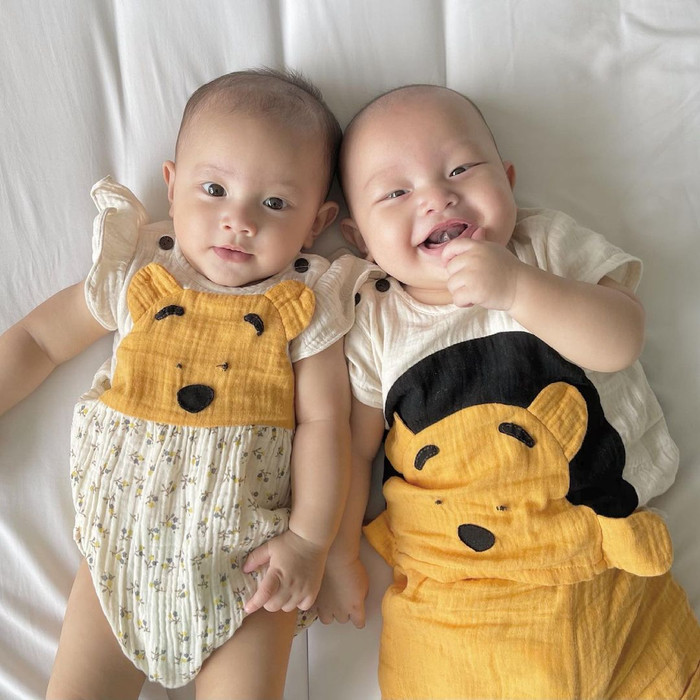 Bình thường là toe toét đáng yêu thế này đây.