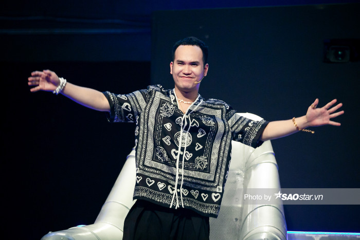 Khoảnh khắc vui mừng của master Khắc Hưng khi Đường số 10 quyết định lựa chọn mình