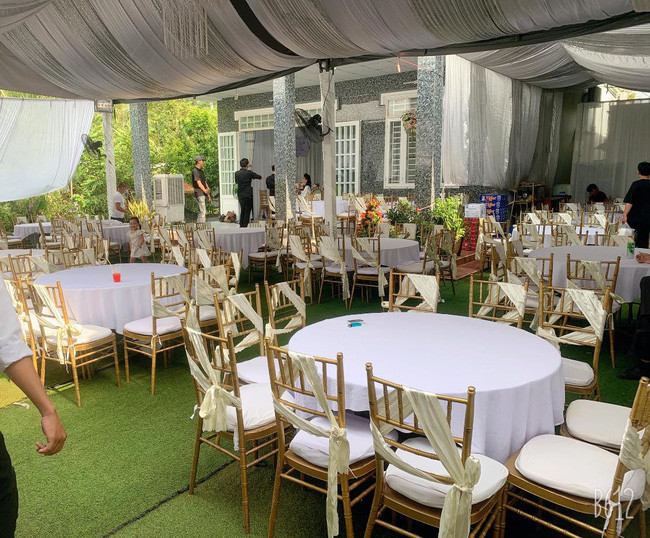 Lễ đính hôn được tổ chức trong quy mô gia đình