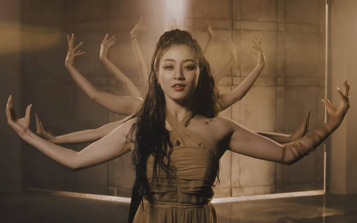 Jihyo (Twice) tung clip cover hit của Camila Cabello, thần thái xuất sắc nhưng bị chê tơi tả ở điểm này Ảnh 2