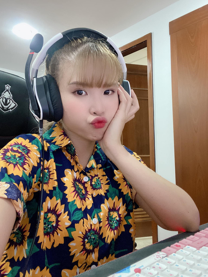 Rất nhiều cư dân mạng đã thể hiện sự thích thú của mình về hình ảnh hồi nhỏ này của Khởi My.