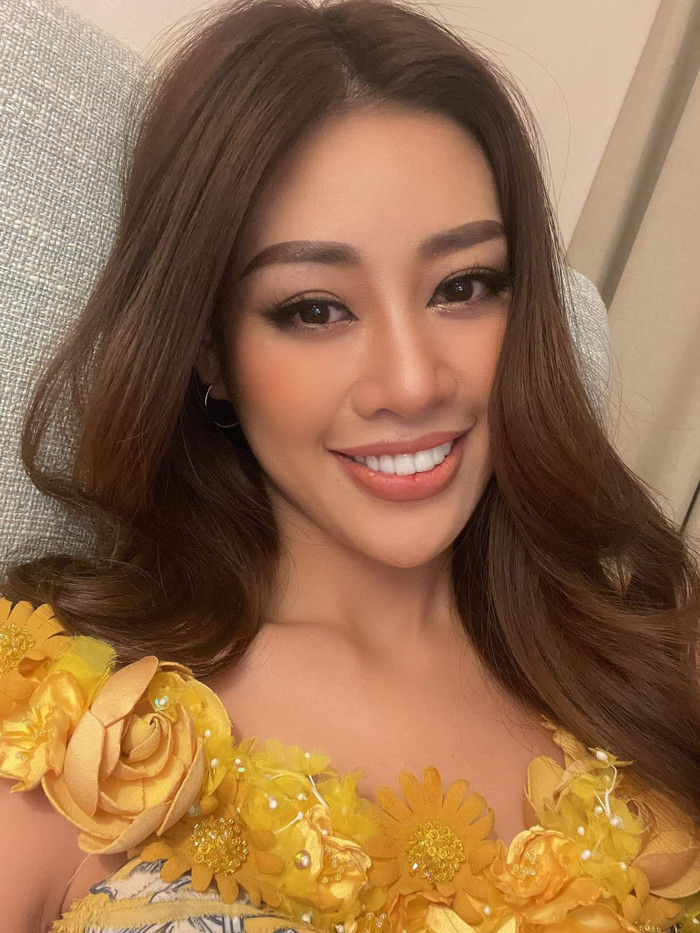 Nụ cười tươi tắn trên môi...