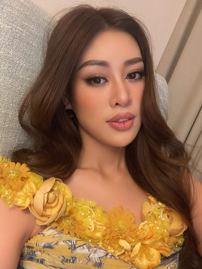 Khánh Vân khoe ảnh selfie, cận cảnh nhan sắc quyến rũ, yêu kiều...
