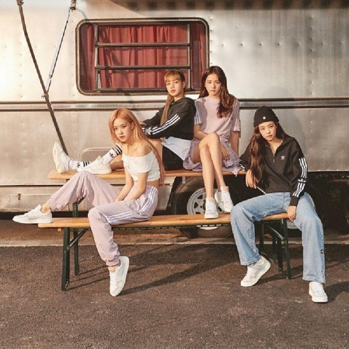 Mổi người một outfit riêng không ai lẫn vào ai khi cả nhóm BlackPink làm đại sứ toàn cầu cho ADIDAS