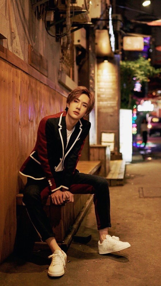 Hát ca khúc kỷ niệm cho đài Hồ Nam, Vương Nhất Bác lên thẳng hot search Ảnh 5