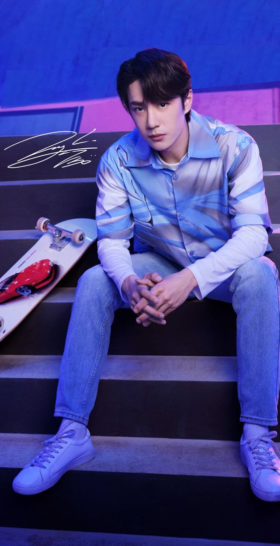 Hát ca khúc kỷ niệm cho đài Hồ Nam, Vương Nhất Bác lên thẳng hot search Ảnh 3