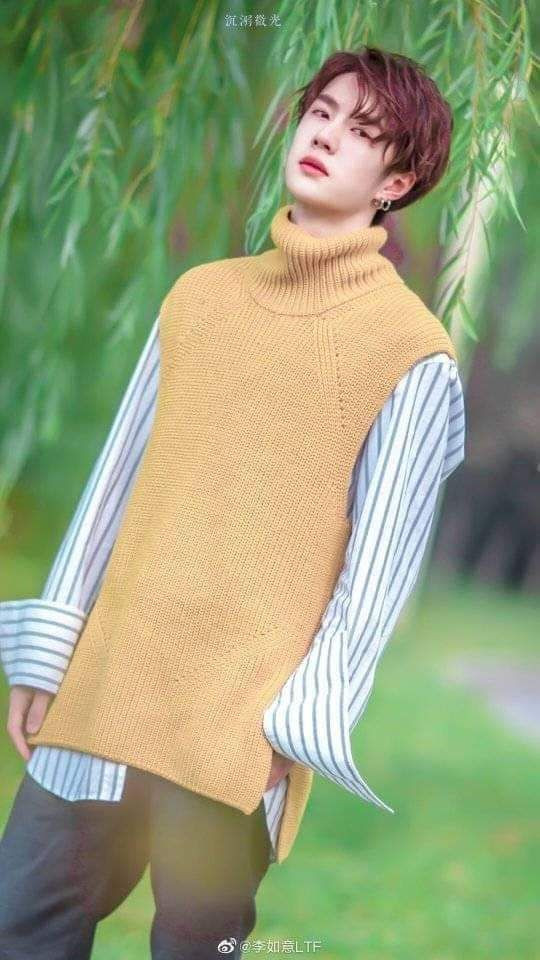 Hát ca khúc kỷ niệm cho đài Hồ Nam, Vương Nhất Bác lên thẳng hot search Ảnh 9