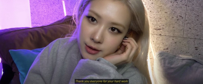 Dù vất vả, Rosé luôn biết ơn tới đội ngũ và fan đã luôn ủng hộ cho dự án debut solo