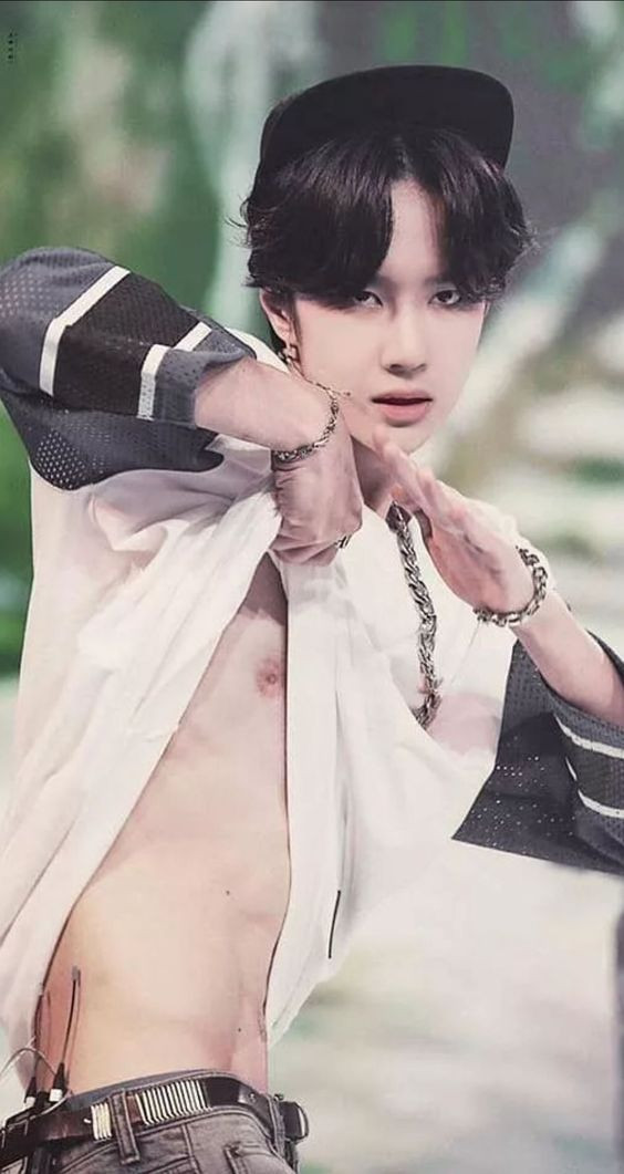 Vì sao ca khúc mới của Vương Nhất Bác dễ dàng 'leo thang' hot search? Ảnh 3