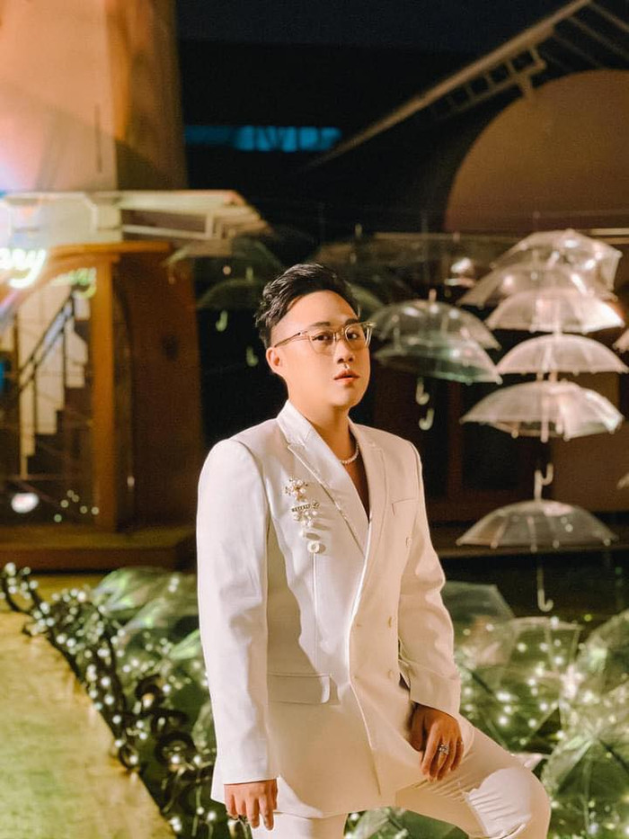 Nam ca sĩ cũng từng tự ti về ngoại hình song tài năng của anh vẫn luôn được công chúng thừa nhận qua những bài hát ballad tuyệt vời.