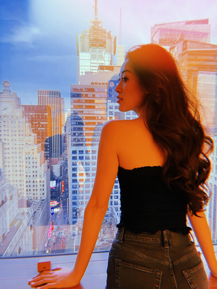 Khánh Vân check in ở thành phố New York