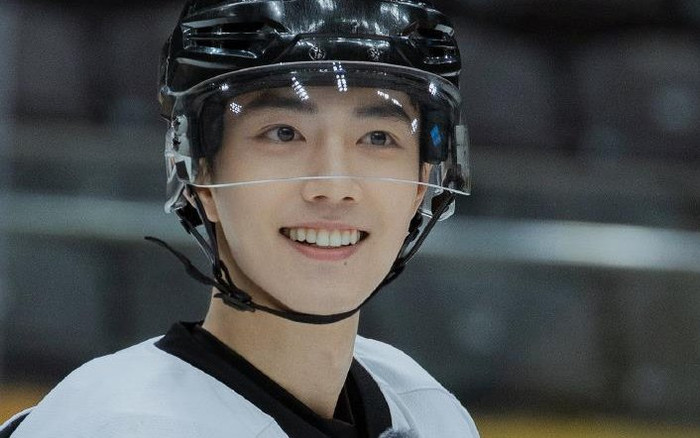 Sức chi đáng nể của fandom Tiêu Chiến: Mua đồ hiệu ủng hộ cho thần tượng đến mức 'cháy hàng' Ảnh 2