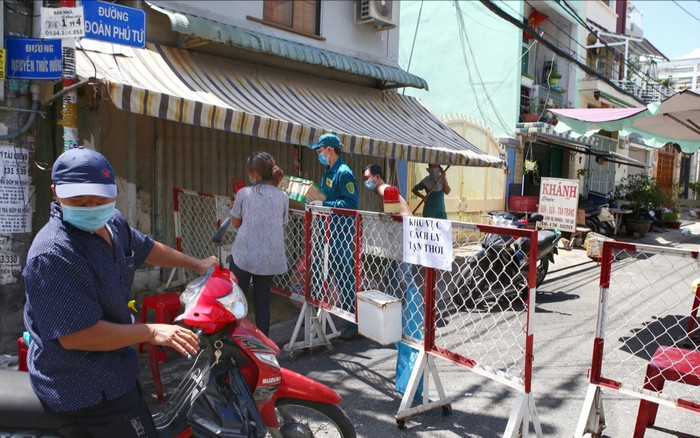 Ba mẹ con mắc COVID-19 tại TP.HCM: Khoanh vùng thêm con hẻm thuộc quận Bình Tân Ảnh 2