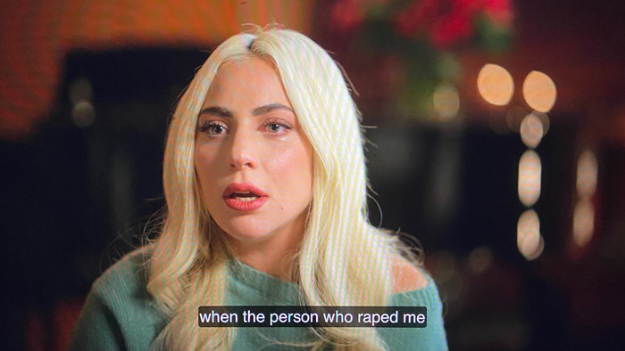 Lady Gaga cho biết đã bị một tên producer lạm dụng năm 19 tuổi.