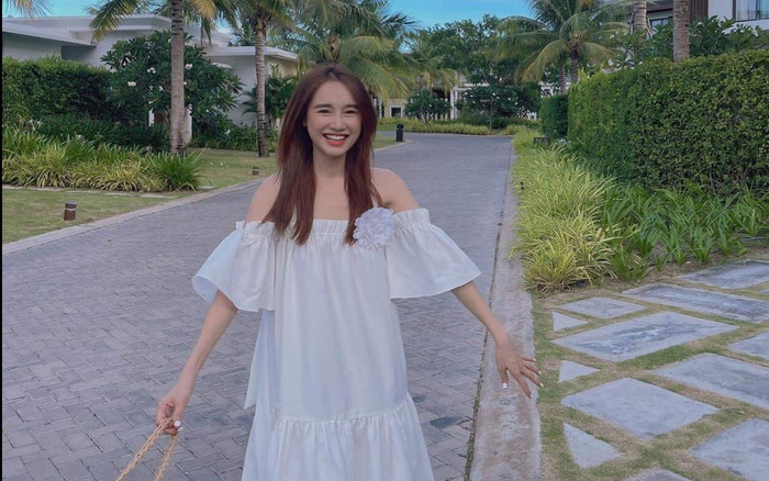 Nhã Phương khoe thần thái tươi tắn đón ngày mới nhưng cánh tay lại làm fan lo lắng Ảnh 2