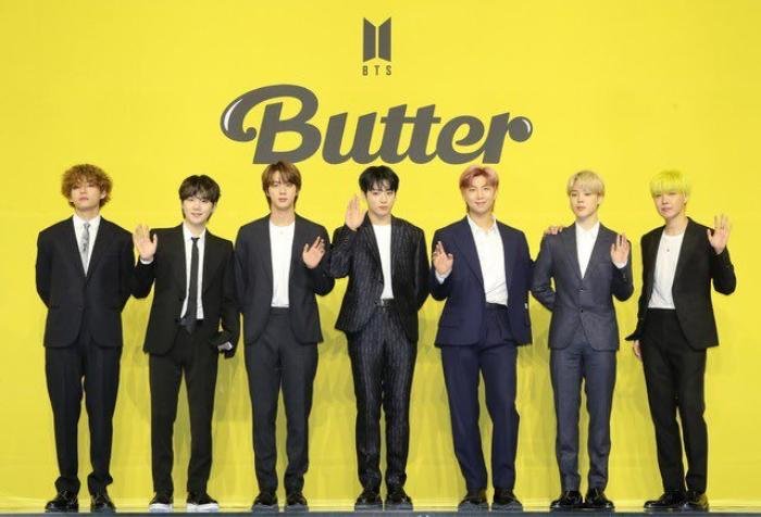 Ngắm nhìn loạt khoảnh khắc BTS 'thật là vàng tươi' trong họp báo comeback Butter Ảnh 5