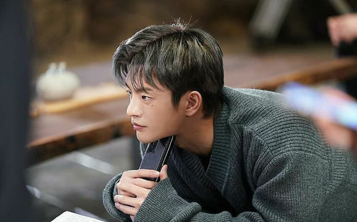 'Doom at Your Service': Vừa sợ súng vừa sợ độ cao, hóa ra Seo In Guk không lạnh lùng như chúng ta tưởng Ảnh 2