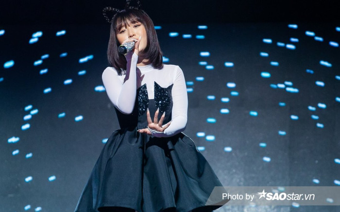 The Heroes: Han Sara thay váy áo 'xoành xoạch' trên sân khấu khiến Master Hà Lê toát mồ hôi hột Ảnh 2