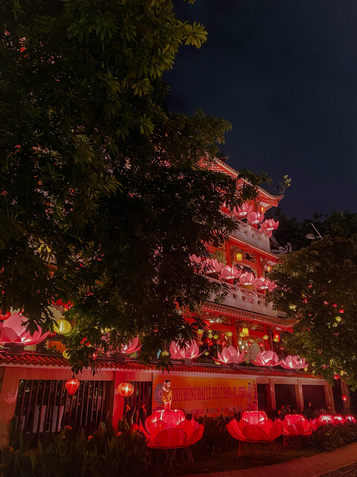 Mãn nhãn ngắm vẻ đẹp lung linh của ngôi chùa nức tiếng Sài Gòn trước Đại lễ Phật đản Ảnh 5