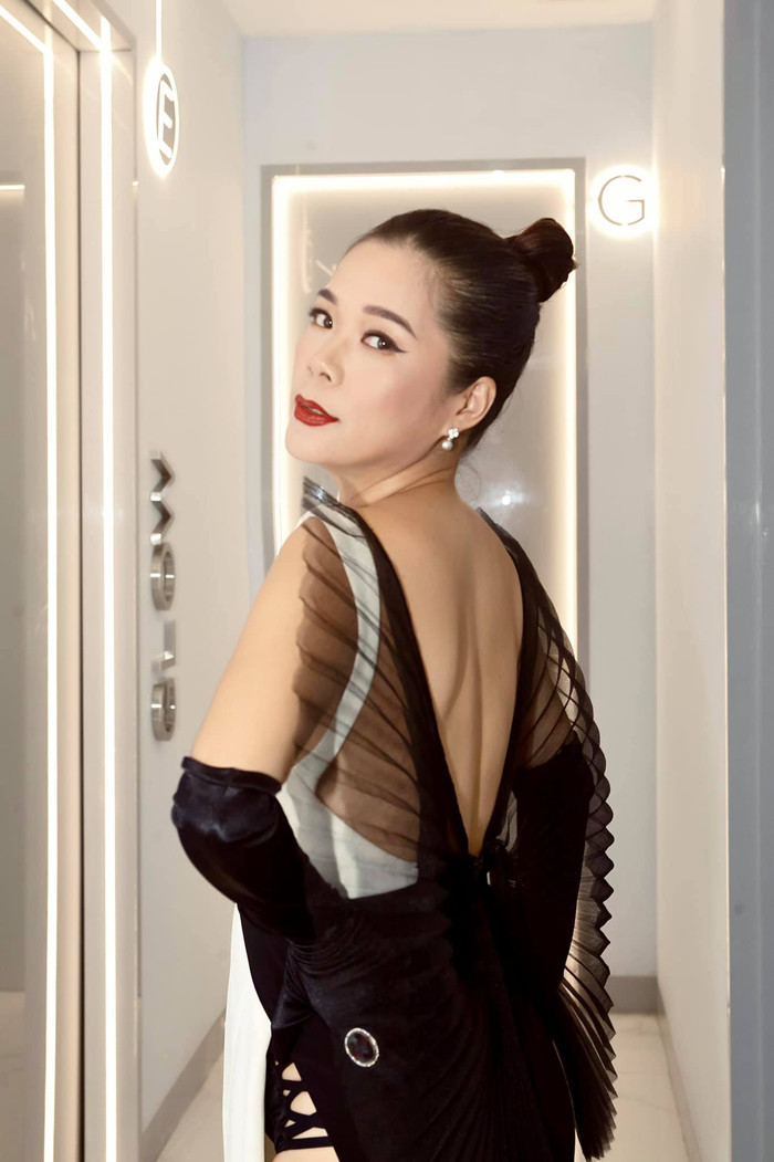 Ca sĩ Mỹ Lệ bênh vực Hoài Linh trong vụ từ thiện 13 tỷ: 'Làm ơn đừng sồn sồn, đừng tát nước theo mưa' Ảnh 4