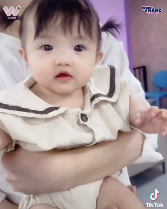 Một số người còn nhận xét Winnie đích thị là bản sao hoàn hảo của ông bố đẹp trai - Ông Cao Thắng.