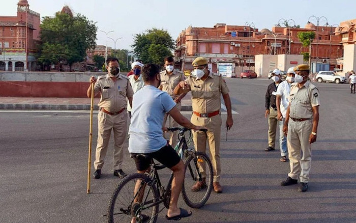 Thanh niên Ấn Độ bị cảnh sát đánh chết vì vi phạm lệnh giới nghiêm Ảnh 2