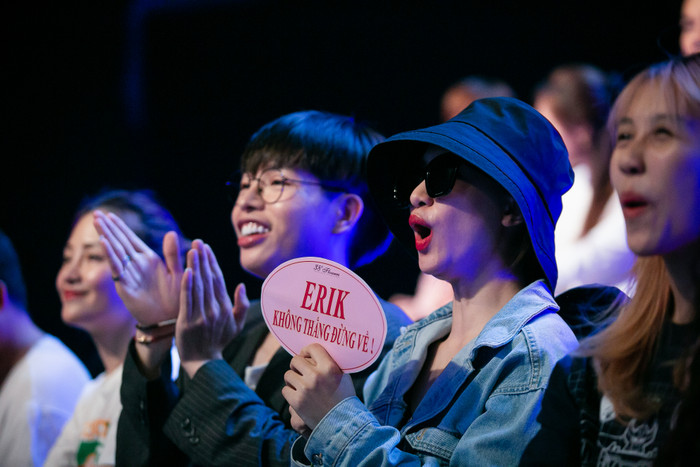 Hòa Minzy và Đức Phúc cũng đến cổ vũ Erik.
