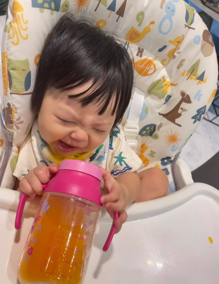 Có thể thấy, tuy nhỏ tuổi nhưng công chúa nhà Cường Đô La và Đàm Thu Trang đã rất 'tự tin khoe cá tính' thế này đây!