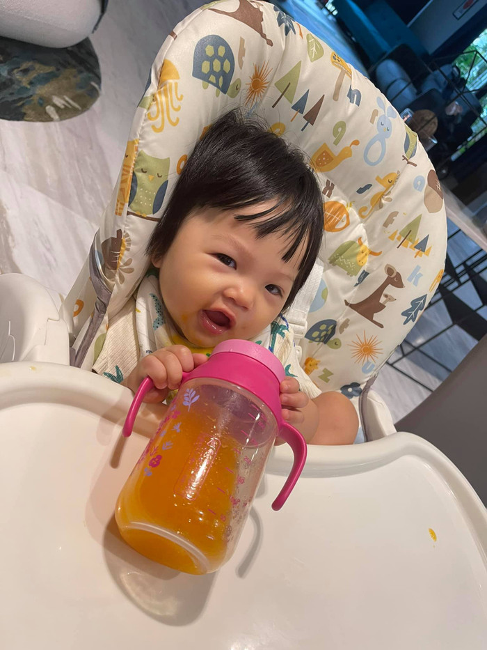 Cận cảnh biểu cảm siêu 'láo cá' của nhóc tì.